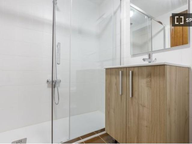 Habitación en un piso compartido de 4 habitaciones en alquiler en Marxalenes, ideal para estudiantes
