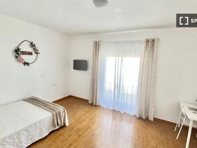 Habitación en un piso compartido de 4 habitaciones en alquiler en Santiponce