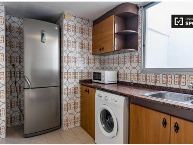 Habitación en un piso compartido de 5 habitaciones en Aiora para profesionales y estudiantes