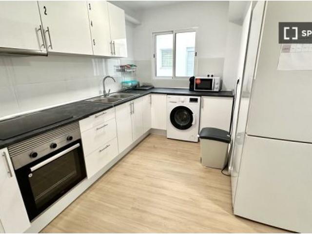 Habitación en un piso compartido de 5 habitaciones en alquiler en Benimaclet, ideal para profesional