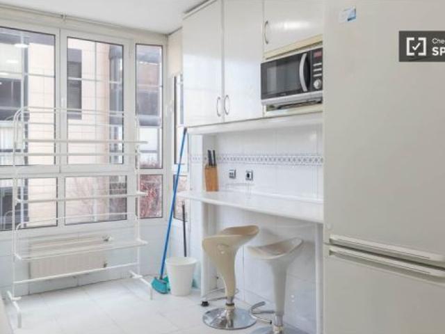 Habitación en un piso compartido de 5 habitaciones en alquiler en Costillares