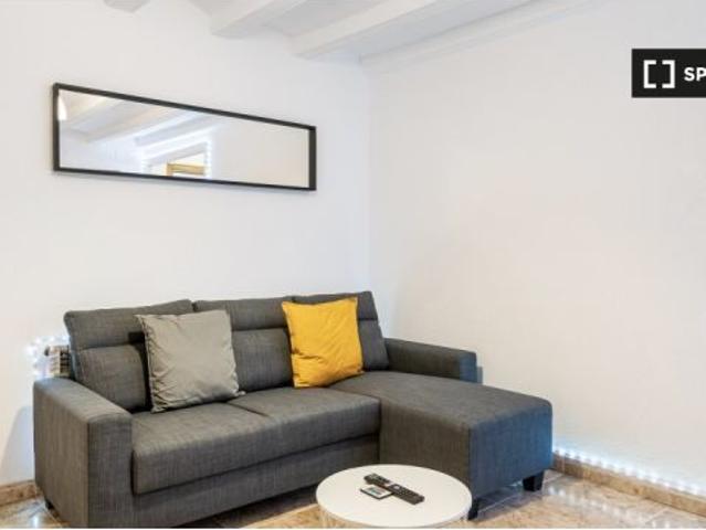 Habitación en un piso compartido de 5 habitaciones en alquiler en El Gòtic, Barcelona, ideal para pr