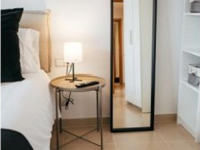 Habitación en un piso compartido de 5 habitaciones en alquiler en El Poblenou