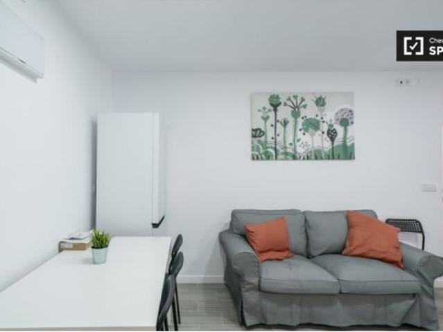 Habitación en un piso compartido de 5 habitaciones en alquiler en Morvedre