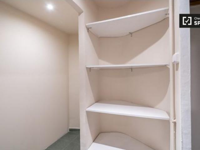 Habitación en un piso compartido de 5 habitaciones en alquiler en Sant Francesc, Valencia, ideal par
