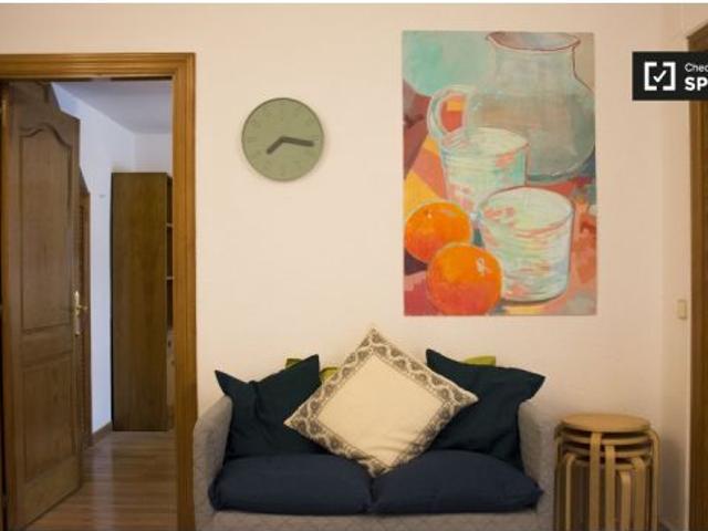 Habitación en un piso compartido de 5 habitaciones en Justicia, no se admiten parejas