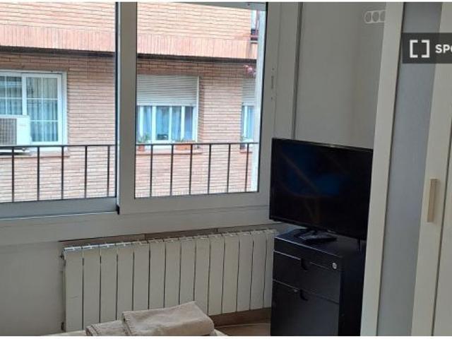Habitación en un piso compartido de 6 habitaciones en alquiler en Vallcarca i els Penitents, todos l