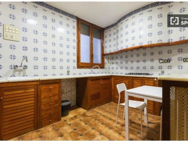 Habitación en un piso compartido de 6 habitaciones en alquiler en La Roqueta