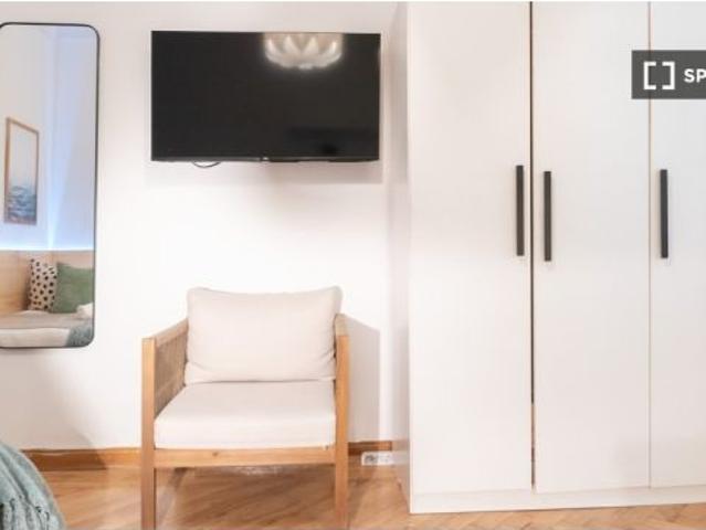 Habitación en un piso compartido de 6 habitaciones en alquiler en Palacio, ideal para profesionales
