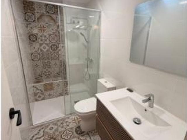 Habitación en un piso compartido de 6 habitaciones en alquiler en Sant Cugat Del Vallès