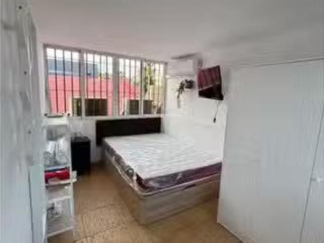 Habitación en un piso compartido de 6 habitaciones en Finca La.