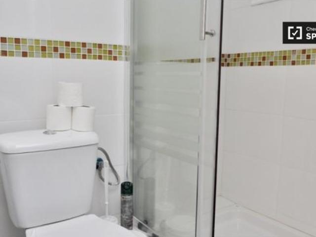 Habitación en un piso compartido de 6 habitaciones en La Barceloneta, ideal para profesionales, pare