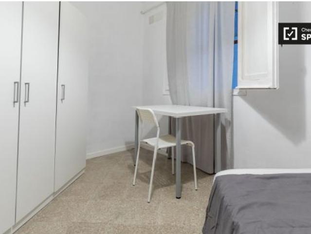 Habitación en un piso compartido de 6 habitaciones en La Petxina, ideal para estudiantes