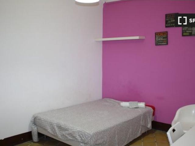 Habitación en un piso compartido de 6 habitaciones en Sant Pere Santa Caterina i la Ribera, se alqui