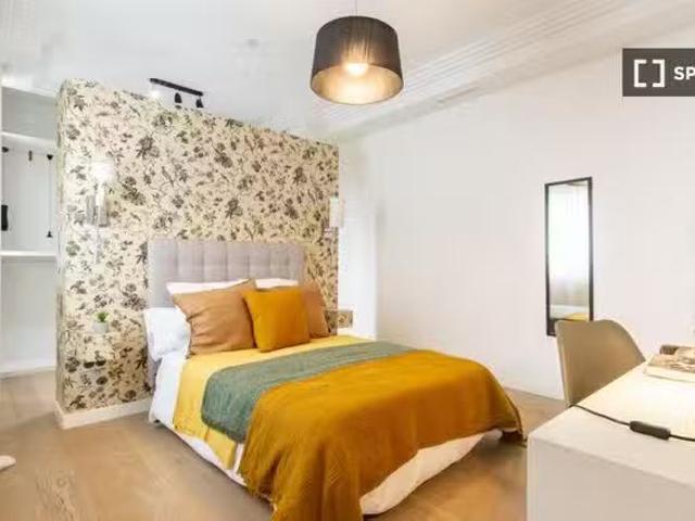 Habitación en un piso compartido de 6 habitaciones, Ibiza, Mad.