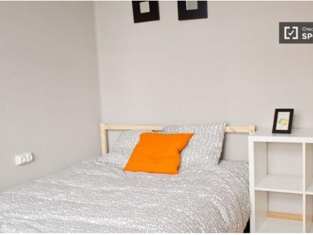 Habitación en un piso compartido de 7 habitaciones en alquiler en El Botánic