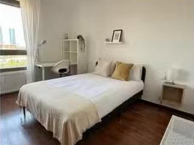 Habitación en un piso compartido de 7 habitaciones en Castilla