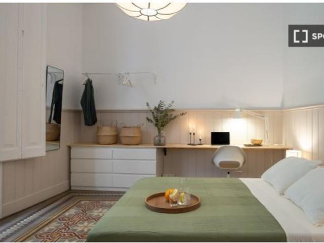Habitación en un piso compartido de 7 habitaciones en Sant Pere Santa Caterina i la Ribera, se alqui