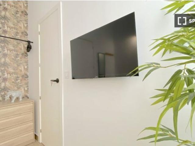 Habitación en un piso compartido de 11 habitaciones en alquiler en La Juncal Híspalis