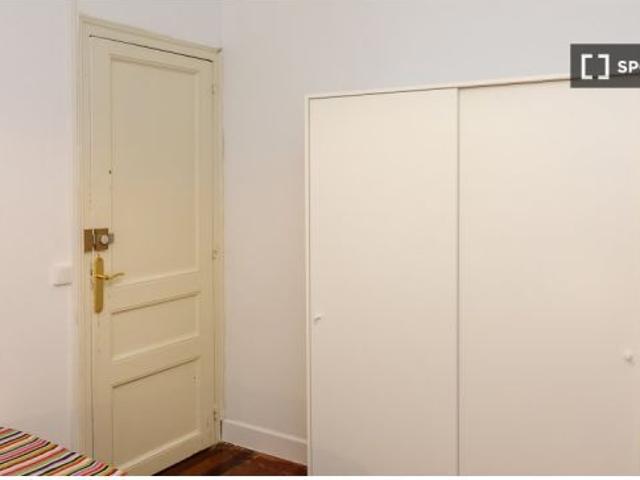 Habitación en un piso compartido de 16 habitaciones en Sant Antoni, solo para profesionales y estudi