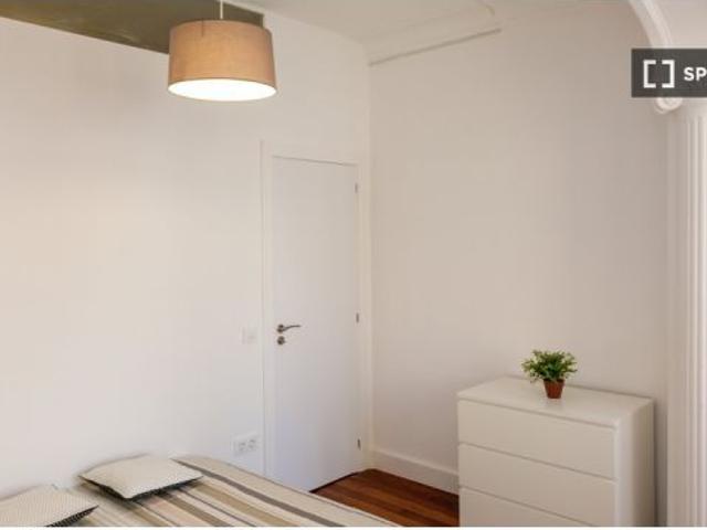 Habitación en un piso compartido de 16 habitaciones en Sant Antoni, solo para profesionales y estudi