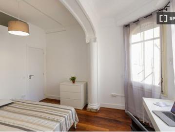 Habitación en un piso compartido de 16 habitaciones en Sant Antoni, solo para profesionales y estudi