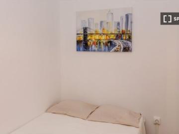 Habitación en un piso compartido de 16 habitaciones en Sant Antoni, solo para profesionales y estudi