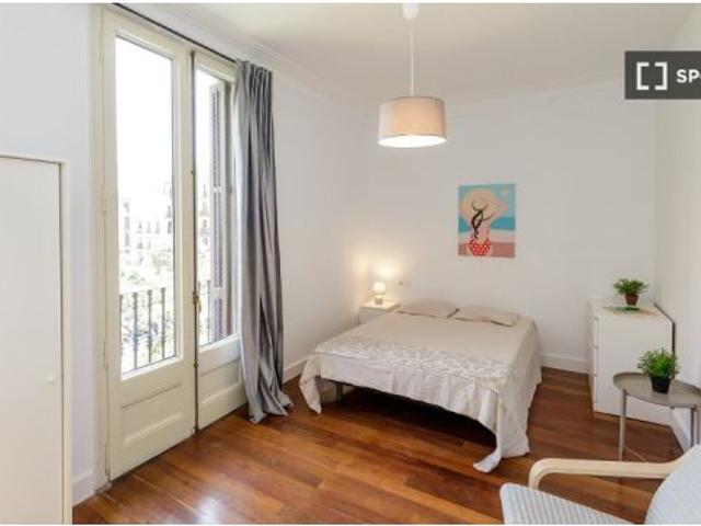 Habitación en un piso compartido de 16 habitaciones en Sant Antoni, solo para profesionales y estudi