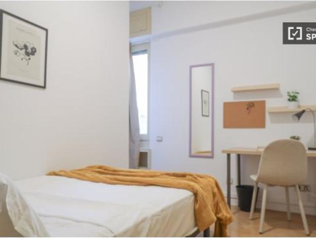 Habitación en un piso compartido de 18 habitaciones en alquiler en Argüelles, Madrid
