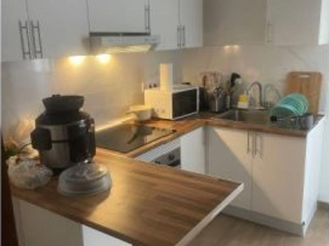 Habitación en un piso compartido de 1 dormitorio en alquiler en Nou Moles