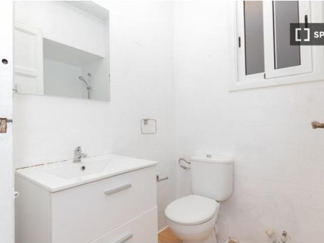 Habitación en un piso compartido de 1 dormitorio en alquiler en Sant Antoni