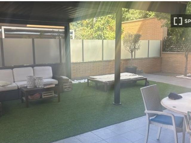 Habitación en un piso compartido de 2 dormitorios en alquiler en Montgat