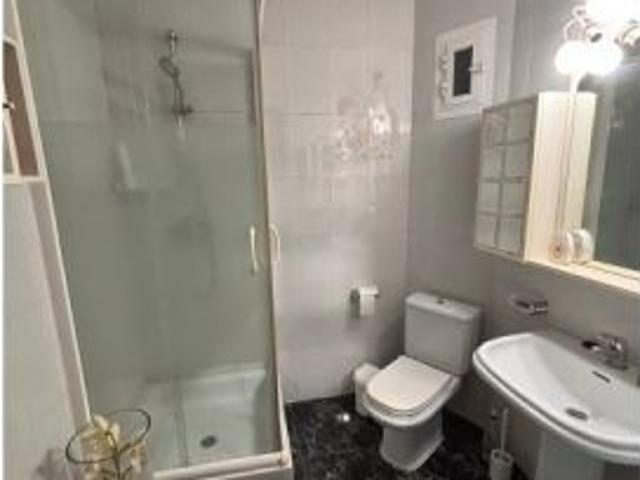 Habitación en un piso compartido de 2 habitaciones en alquiler en Sabadell, solo para mujeres