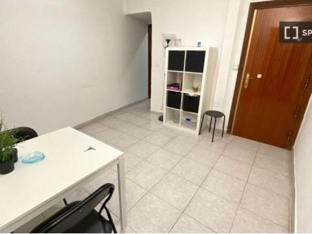 Habitación en un piso compartido de 3 habitaciones en alquiler en Acacias