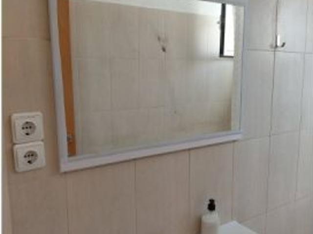 Habitación en un piso compartido de 3 habitaciones en alquiler en Benicalap, ideal para mujeres y es