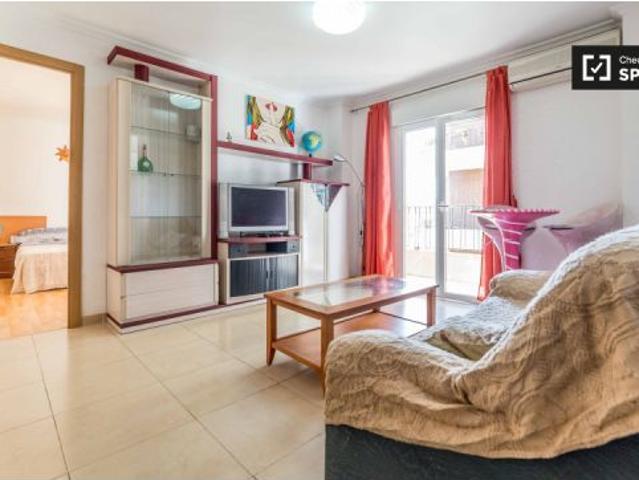 Habitación en un piso compartido de 3 habitaciones en alquiler en El Calvari