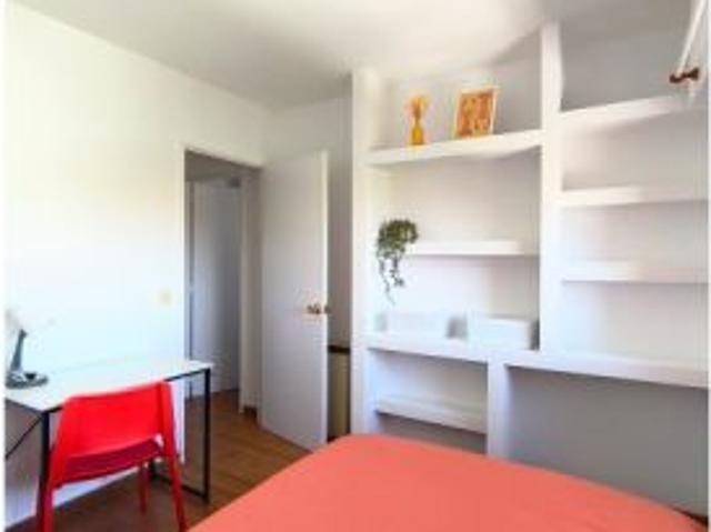 Habitación en un piso compartido de 3 habitaciones en alquiler en Orcasur