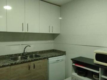 Habitación en vivienda uso compartido con estudiantes en la zona de la universidad