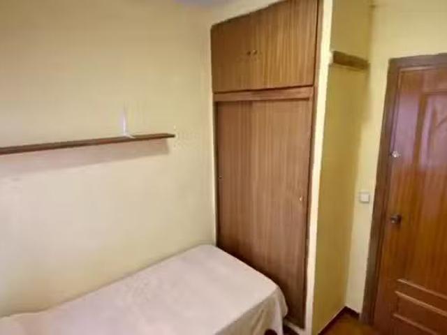 Habitación en 148 Calle de Antonio López