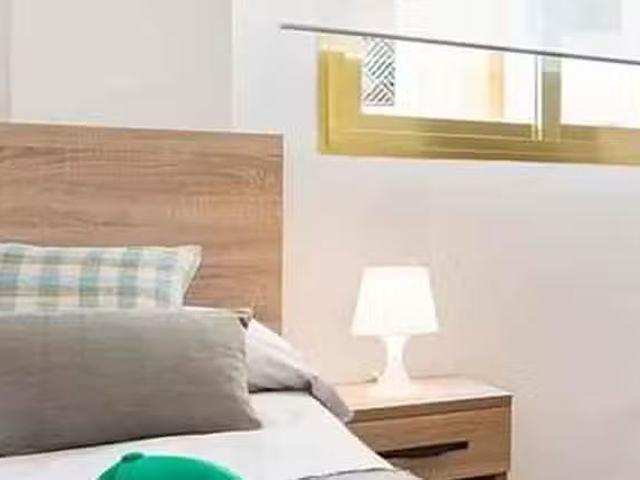 Habitación en 15, 41013 Sevilla, Spain