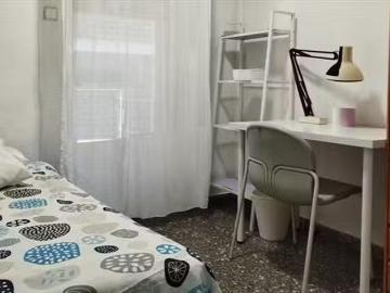 Habitación en 19 Obispo Sancho Dávila
