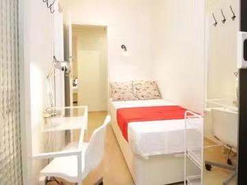 Habitación en 10, Les Corts, 08014 Barcelona, Spain