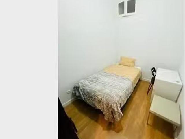 Habitación en 10 Plaza de Pedro Zerolo