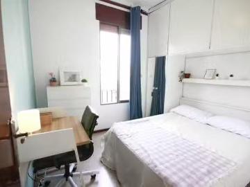 Habitación en 130B, L'Eixample, 08015 Barcelona, Spain