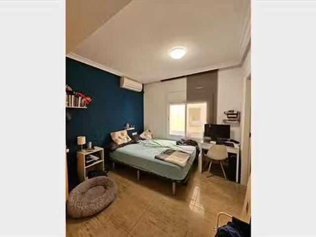 Habitación en 13 Carrer dels Cirerers