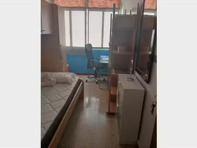 Habitación en 1 Carrer del Poeta Mas i Ros