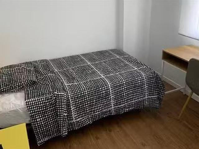 Habitación en 1 Avinguda de l'Equador