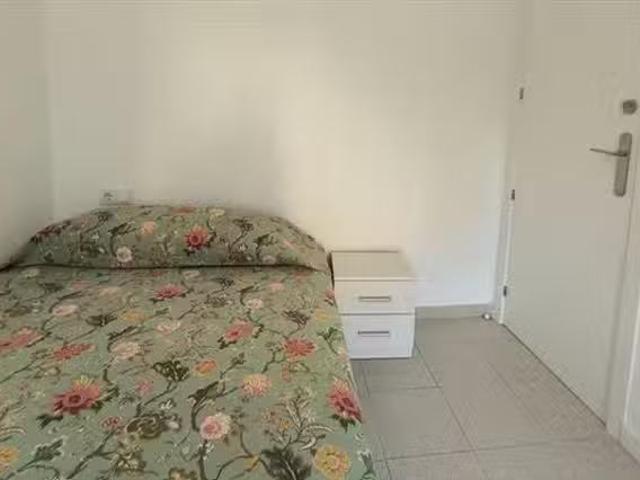 Habitación en 1 Glorieta Rodolfo Llopis