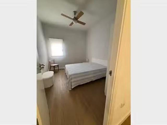 Habitación en 36 Calle Primero de Maig