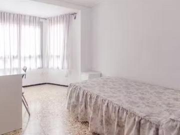 Habitación en 37 Calle de Clemente Gonzalvez Valls